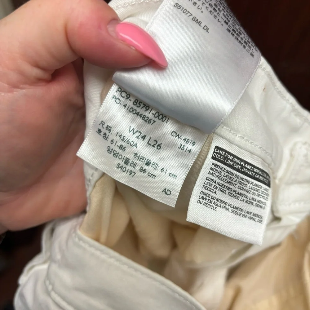Levi’s White Pleated Balloon Leg Pants